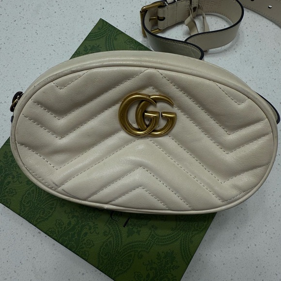 Gucci Beige Leather Crossbody Bag - Picture 1 of 3